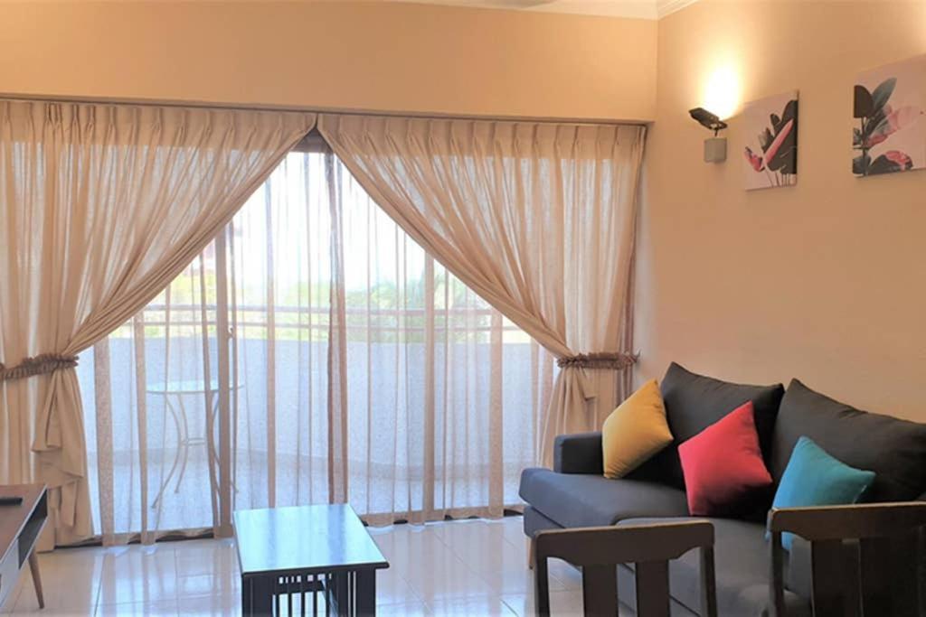 Poolview Resort Batu Ferringhi 502 - 2 Rooms ภายนอก รูปภาพ