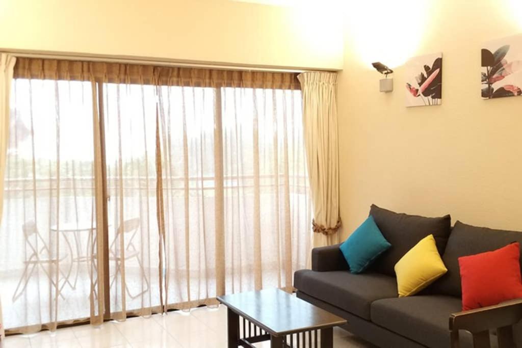 Poolview Resort Batu Ferringhi 502 - 2 Rooms ภายนอก รูปภาพ