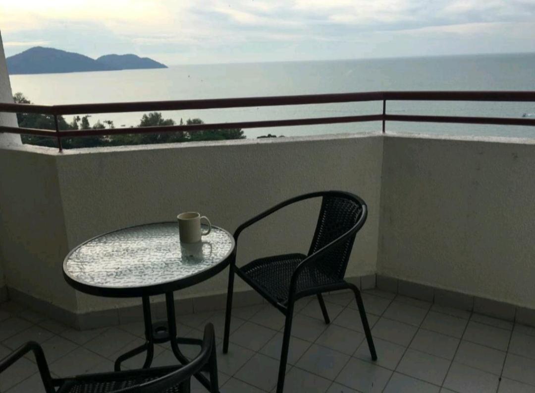 Poolview Resort Batu Ferringhi 502 - 2 Rooms ภายนอก รูปภาพ